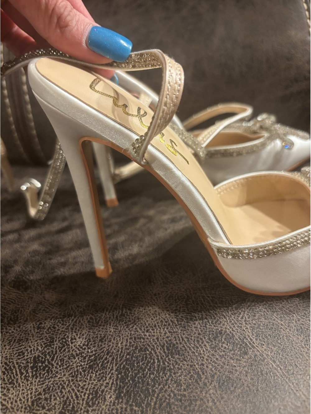 Lulus Ivory Satin Rhinestone Bow Wedding Heels Pointed Toe Size 6 - Picture 5 of 7